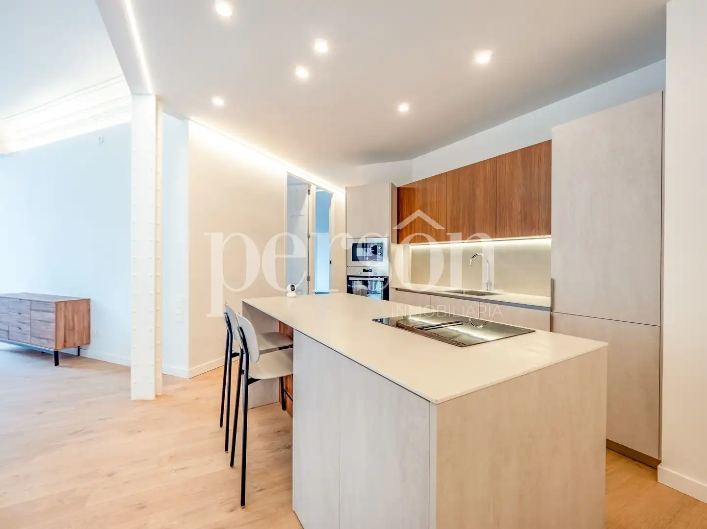 Kitchen of Flat for rent in Valencia  with Air Conditioner, Furnished and Balcony