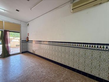 Local commercial à vendre à Jonas