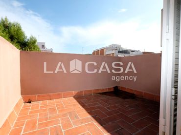 Àtic amb ascensor en venda a Carrer de Sant Alexandre