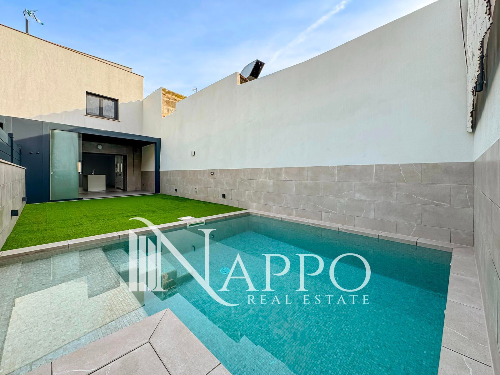 Piscina de Casa adosada en venda en  Palma de Mallorca amb Aire condicionat, Calefacció i Jardí privat