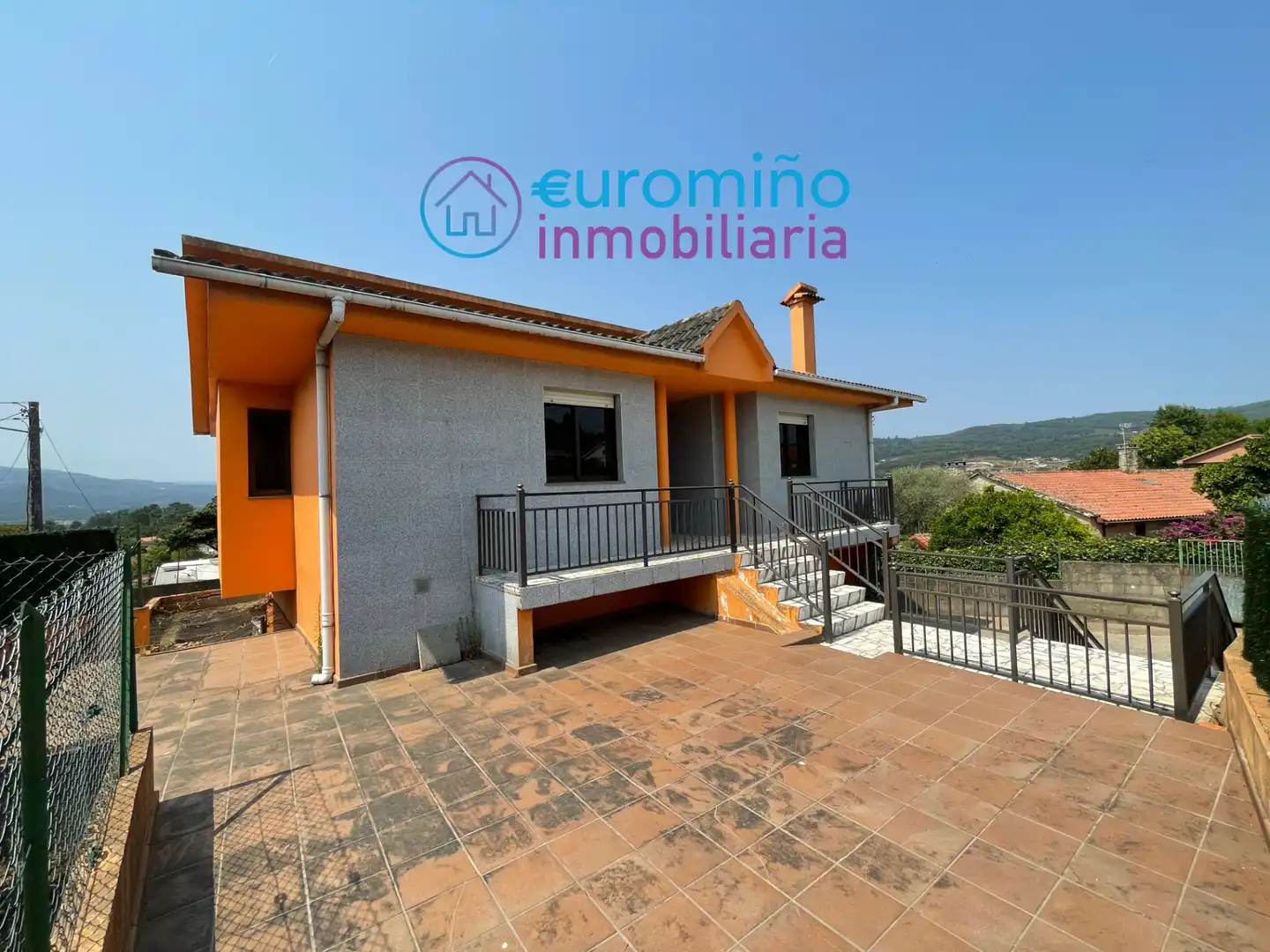 Vista exterior de Casa o chalet en venta en As Neves   con Terraza, Trastero y Amueblado