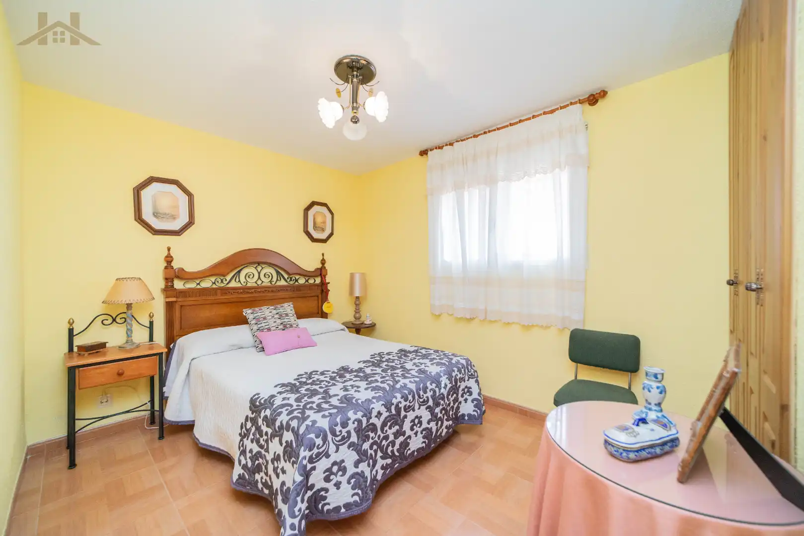 Dormitori de Casa adosada en venda en Santa Cruz del Retamar amb Aire condicionat, Calefacció i Jardí privat