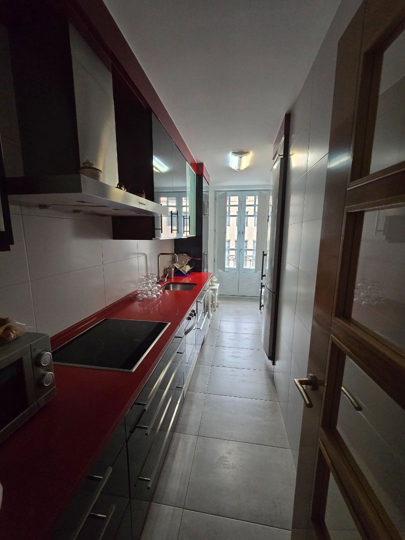 Cuina de Pis en venda en Ourense Capital  amb Calefacció, Parquet i Traster