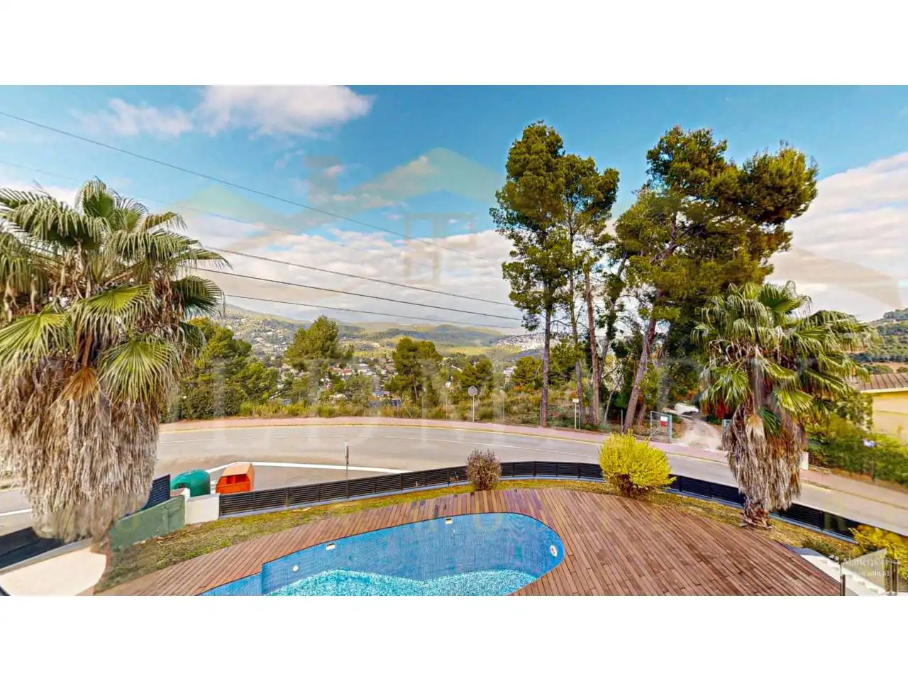 Vista exterior de Casa o xalet en venda en Corbera de Llobregat amb Aire condicionat, Calefacció i Jardí privat