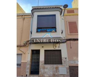 Vista exterior de Casa o xalet en venda en Castellón de la Plana / Castelló de la Plana amb Aire condicionat