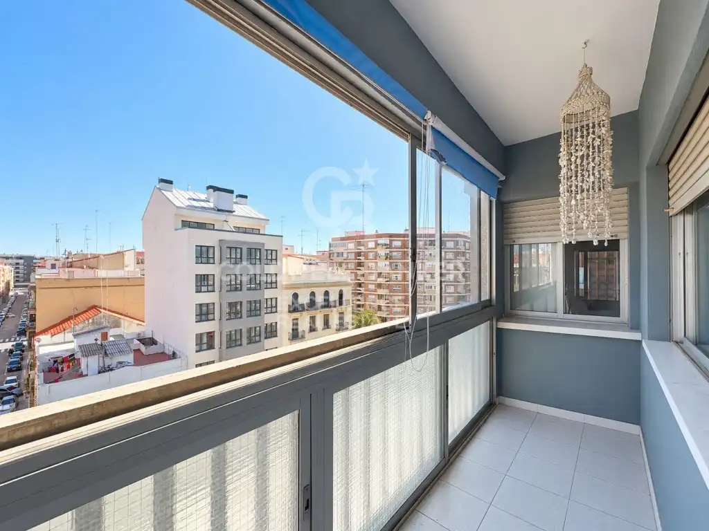 Habitación de Piso en venta en Valencia con Aire acondicionado, Horno y Lavadora