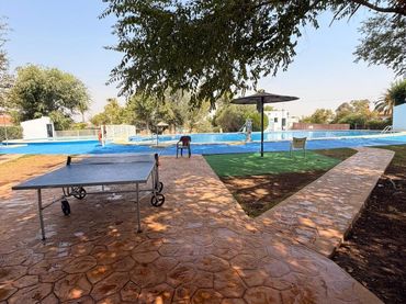 Casa amb piscina en venda a Carmona