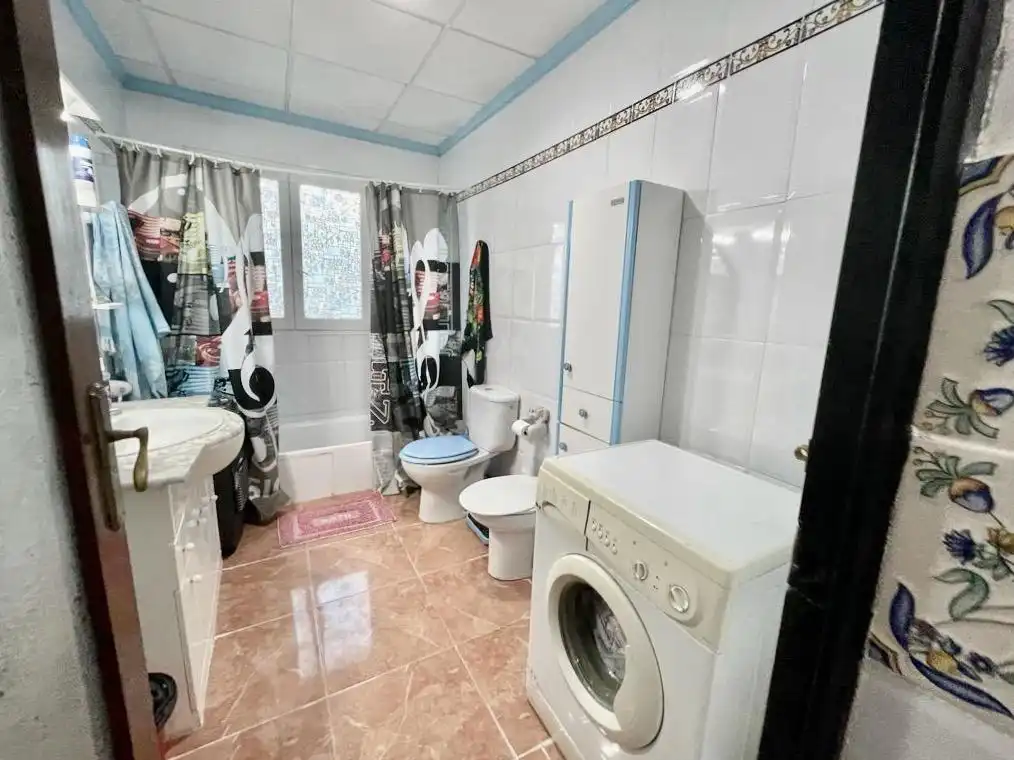 Baño de Casa o chalet en venta en Benidorm con Jardín privado, Parquet y Terraza