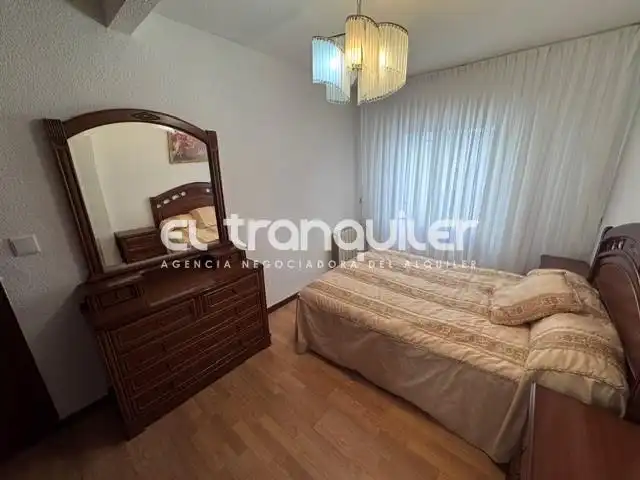 Schlafzimmer von Wohnung zur Miete in Madrid mit Klimaanlage, Terrasse und Möbliert