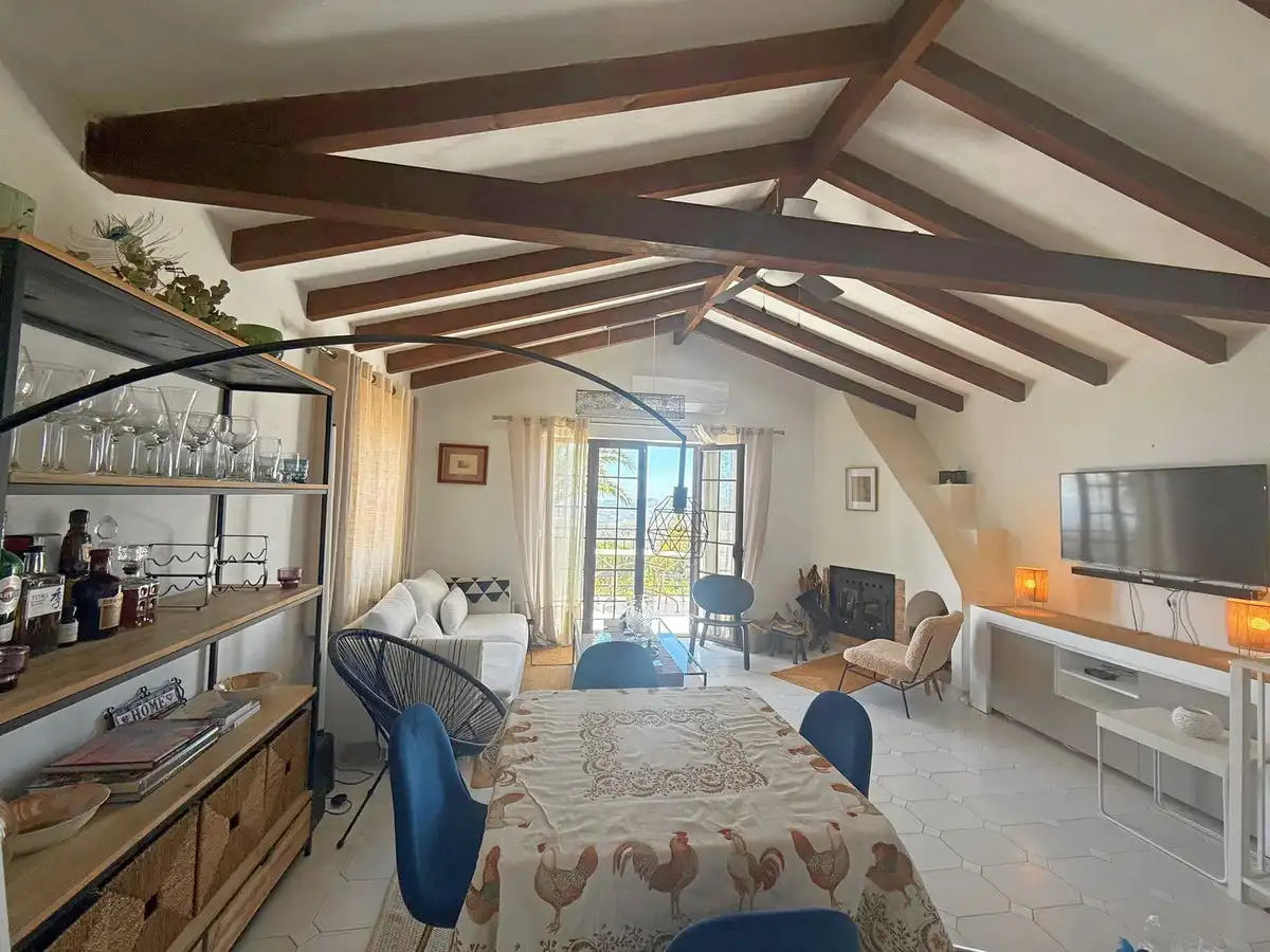 Sala de estar de Casa adosada en venta en Mijas con Aire acondicionado, Calefacción y Jardín privado