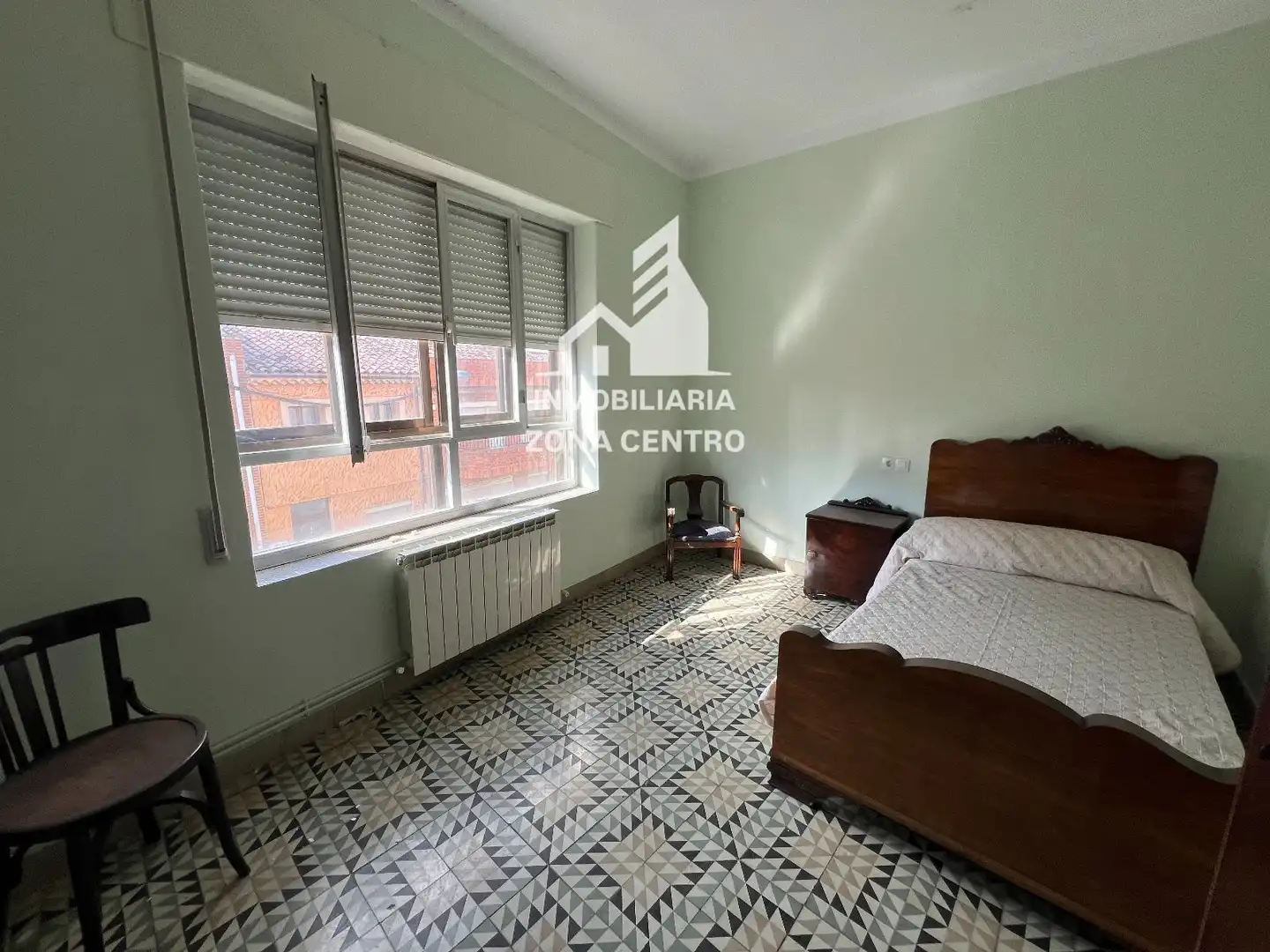 Vista exterior de Casa adosada en venta en Sahagún con Calefacción y Amueblado
