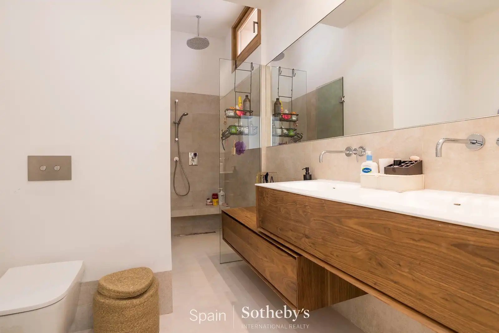 Baño de Ático en venta en Madrid con Aire acondicionado, Calefacción y Jardín privado