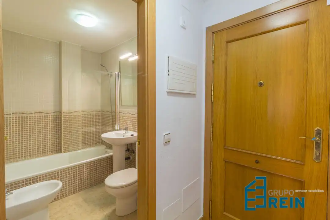 Baño de Piso de alquiler en Magán con Calefacción, Piscina y Balcón