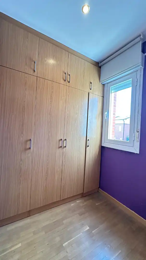 Dormitori de Casa adosada en venda en Revillarruz amb Calefacció, Jardí privat i Parquet