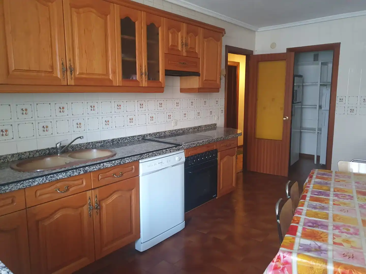 Küche von Wohnung zum Verkauf in León Capital  mit Heizung, Parkett und Terrasse