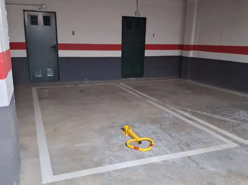 Parking of Garage for rent in Milla de Oro