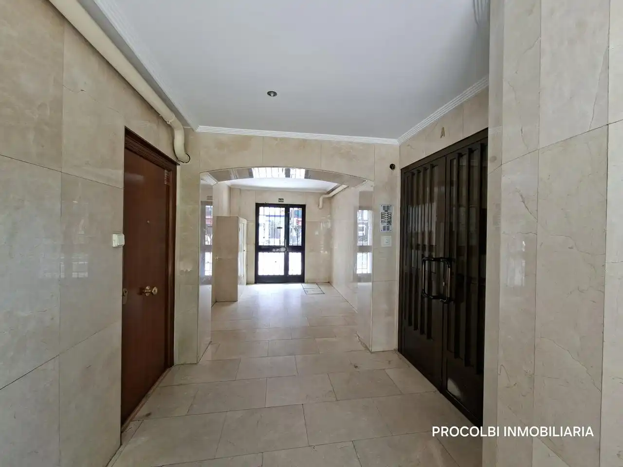 Ground floor for sale in Madrid  with Air Conditioner and Heating