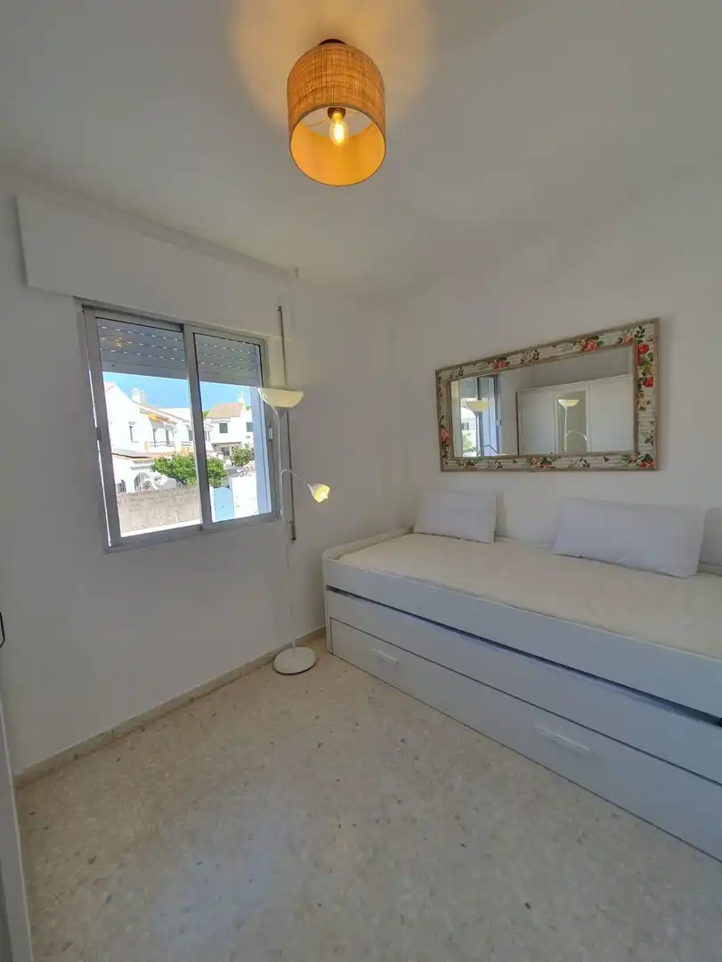 Habitación de Casa adosada de alquiler en El Puerto de Santa María con Jardín privado y Amueblado