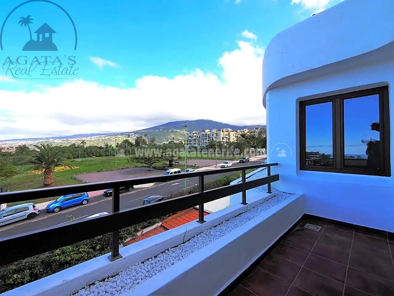 Vista exterior de Pis de lloguer en Puerto de la Cruz amb Calefacció, Terrassa i Piscina