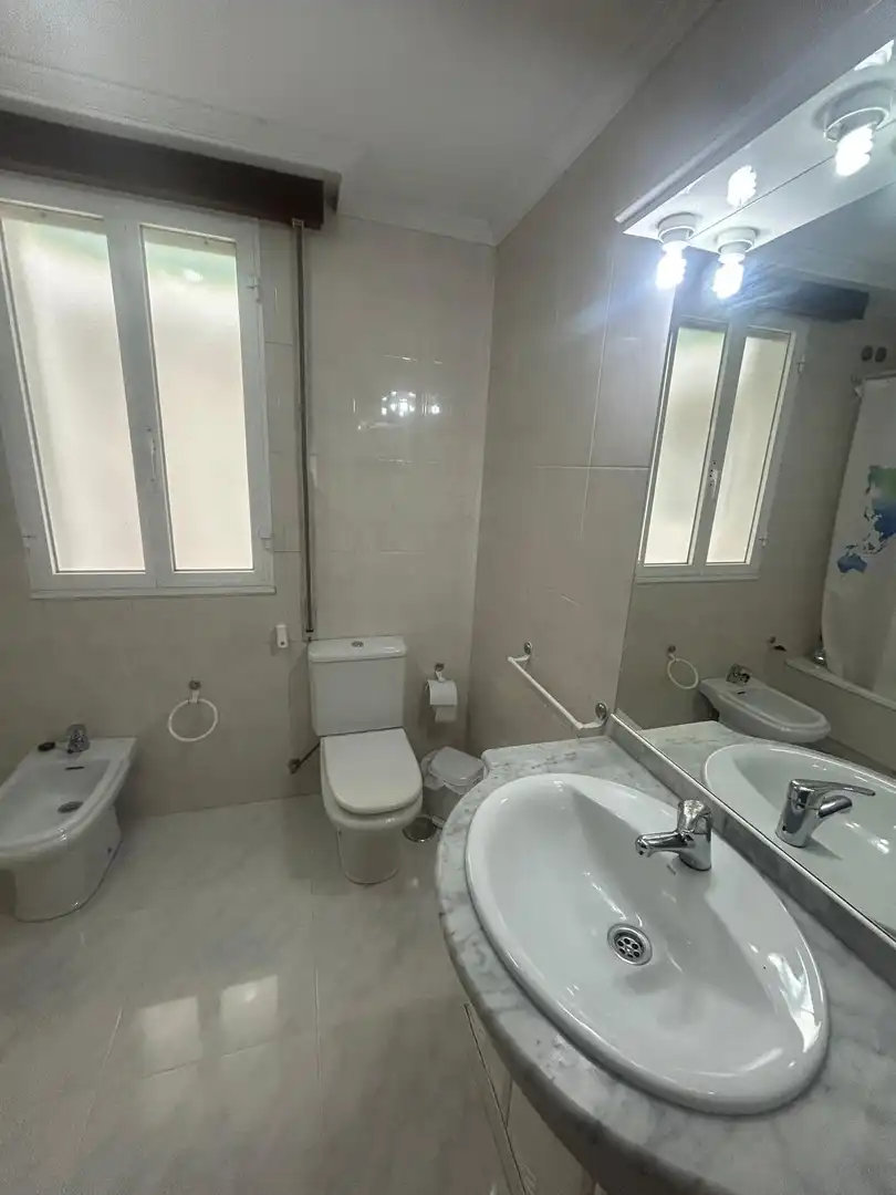 Bathroom of Flat for rent in A Pobra do Caramiñal  with Furnished