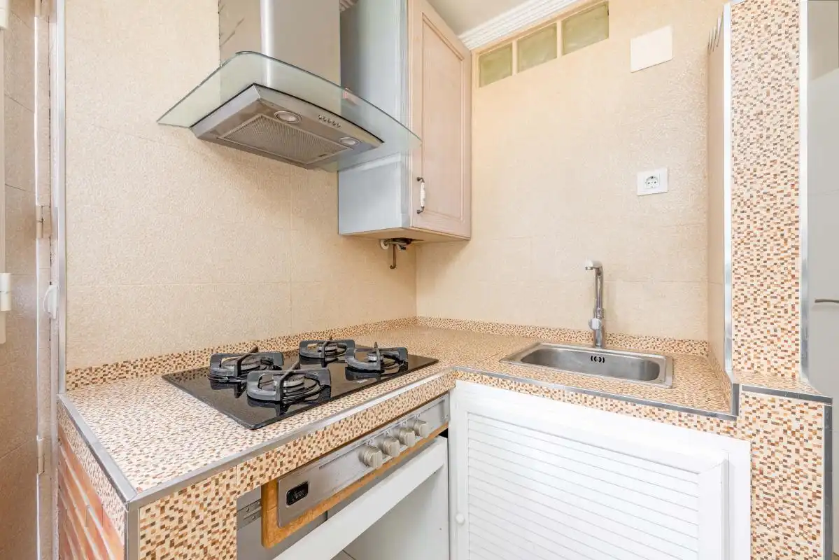 Cocina de Planta baja en venta en Sevilla con Calefacción