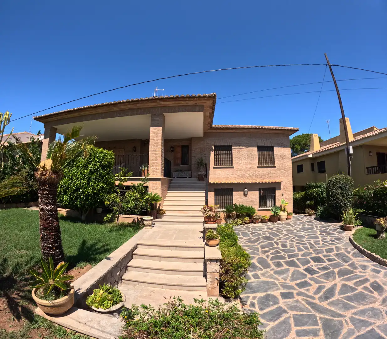 Außenansicht von Haus oder Chalet zum Verkauf in Burriana / Borriana mit Heizung, Privatgarten und Terrasse