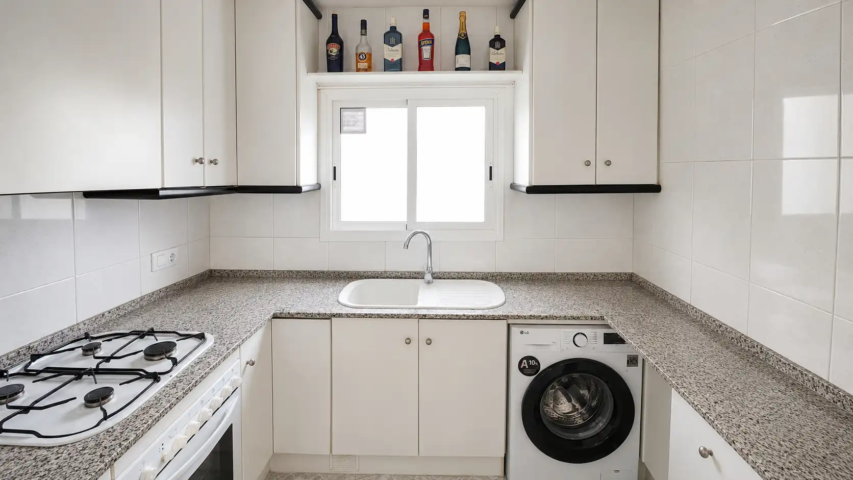 Cuina de Pis en venda en Barcelona amb Aire condicionat, Forn i Balcó