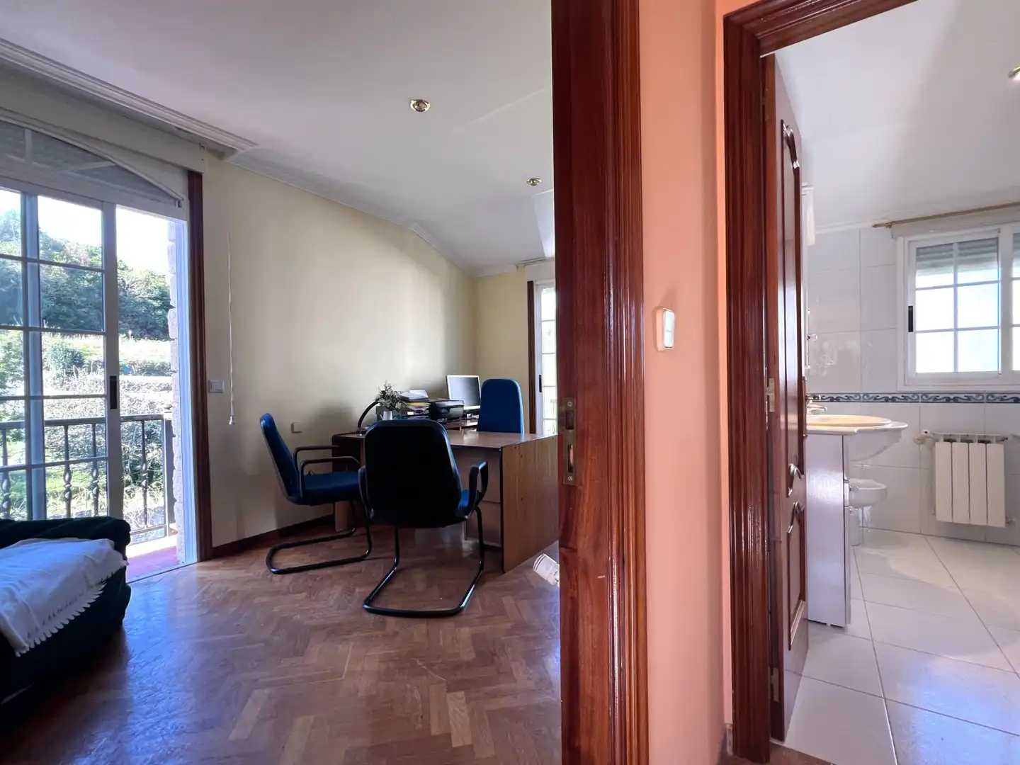 Houses for sale in Bergondo, A Coruña