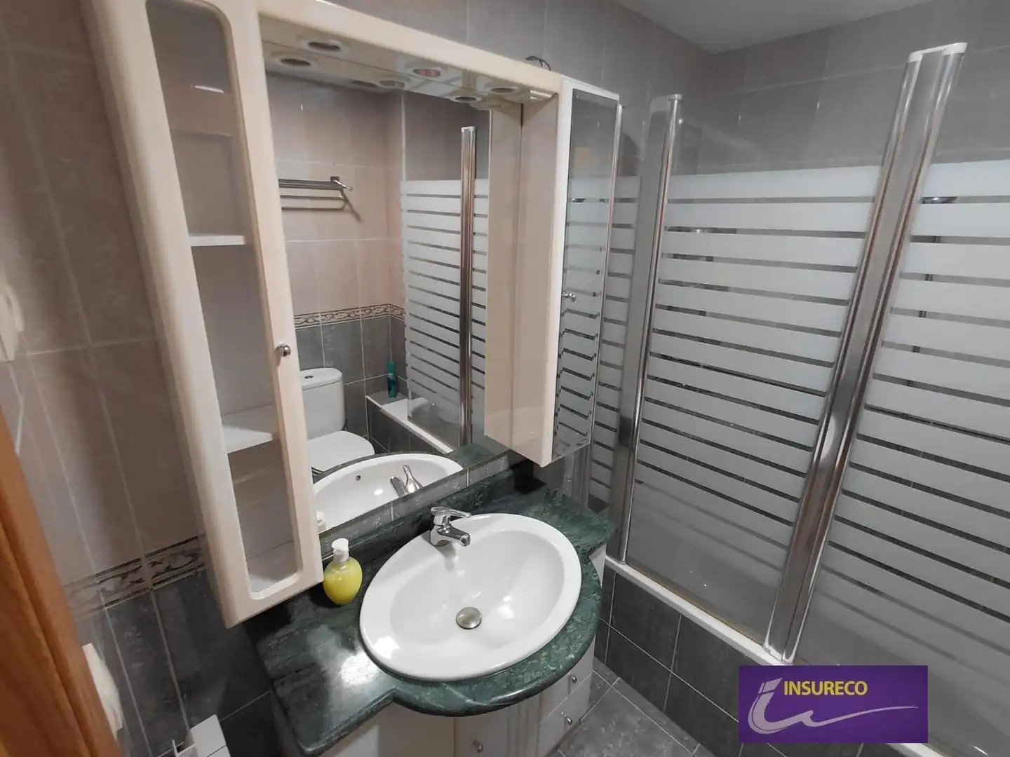 Badezimmer von Wohnung zur Miete in León Capital  mit Heizung, Terrasse und Abstellraum