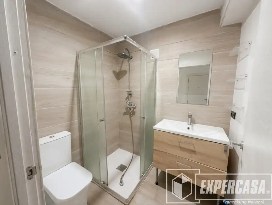 Baño de Piso en venta en Valencia con Aire acondicionado y Terraza
