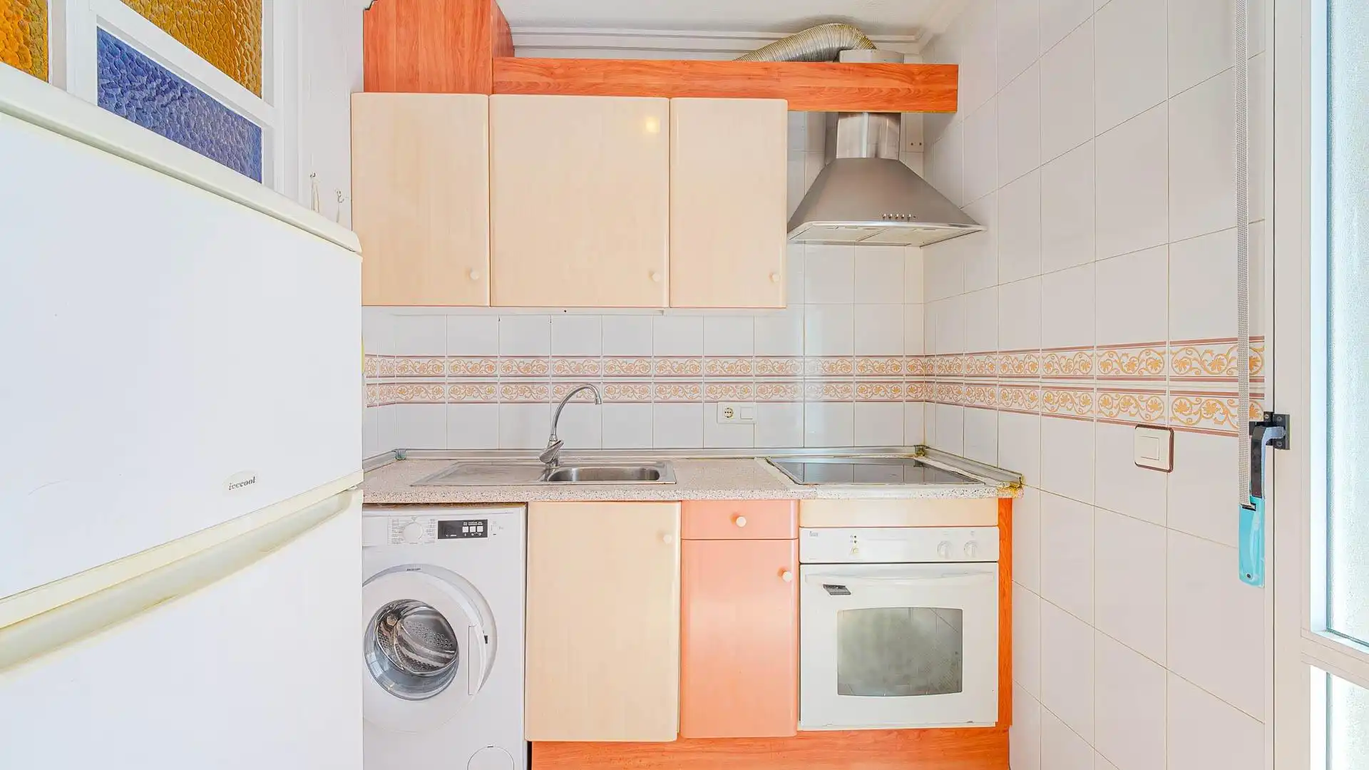 Cuina de Casa adosada en venda en Torrevieja amb Terrassa, Traster i Moblat