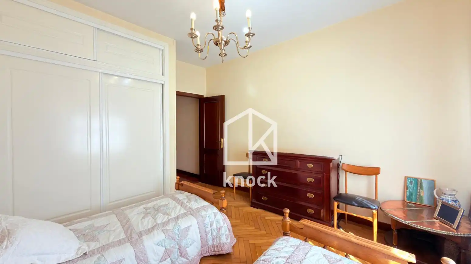 Bedroom of Flat for sale in Oviedo   with Heating and Parquet flooring