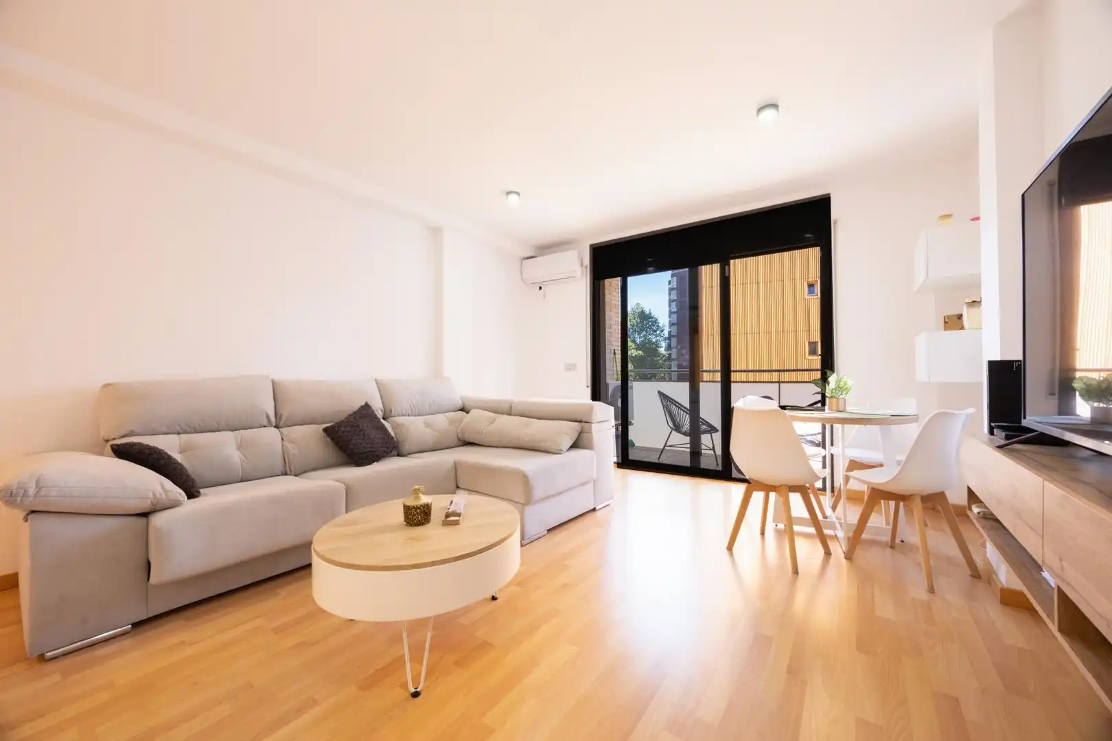 Apartment with terrace for sale in Avenida Avinguda Marignane, imagen 3