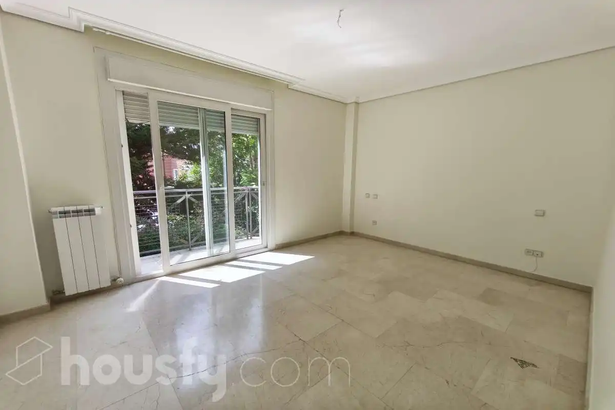 Vista exterior de Piso de alquiler en Madrid con Aire acondicionado, Calefacción y Terraza