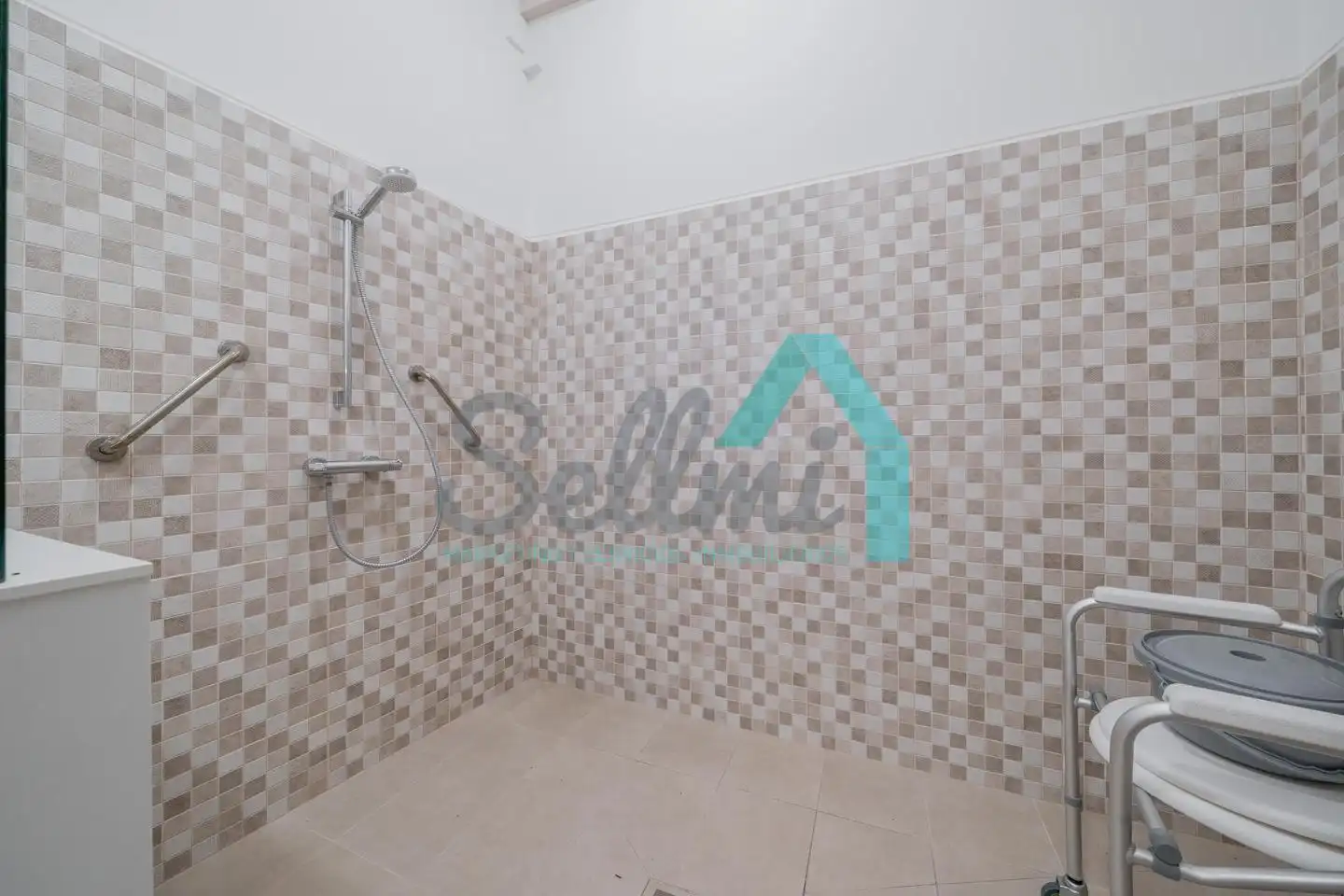 Bathroom of Houses for sale in Pravia  with Heating, Private garden and Parquet flooring