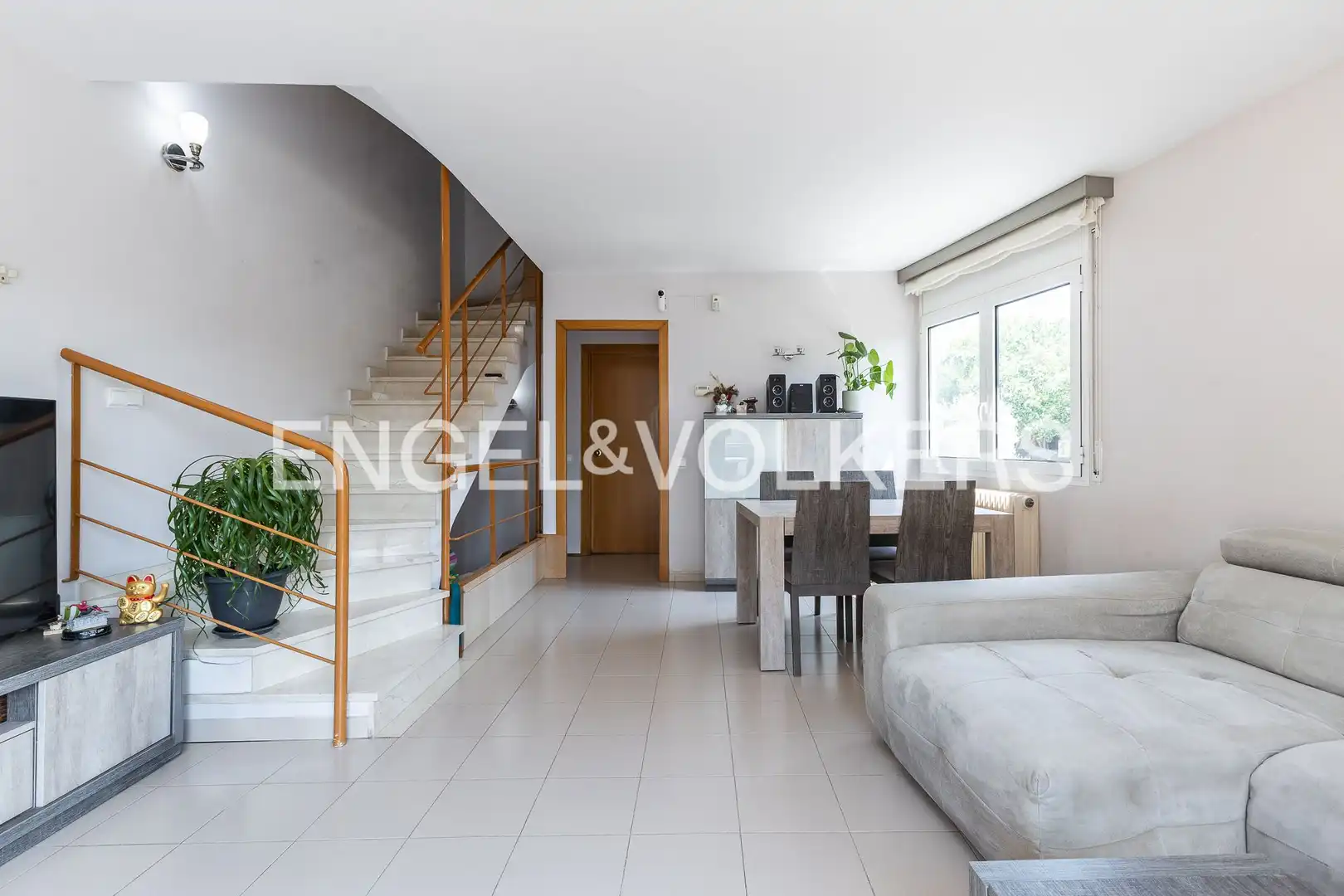 Sala de estar de Casa adosada en venta en Castellar del Vallès con Aire acondicionado, Calefacción y Terraza