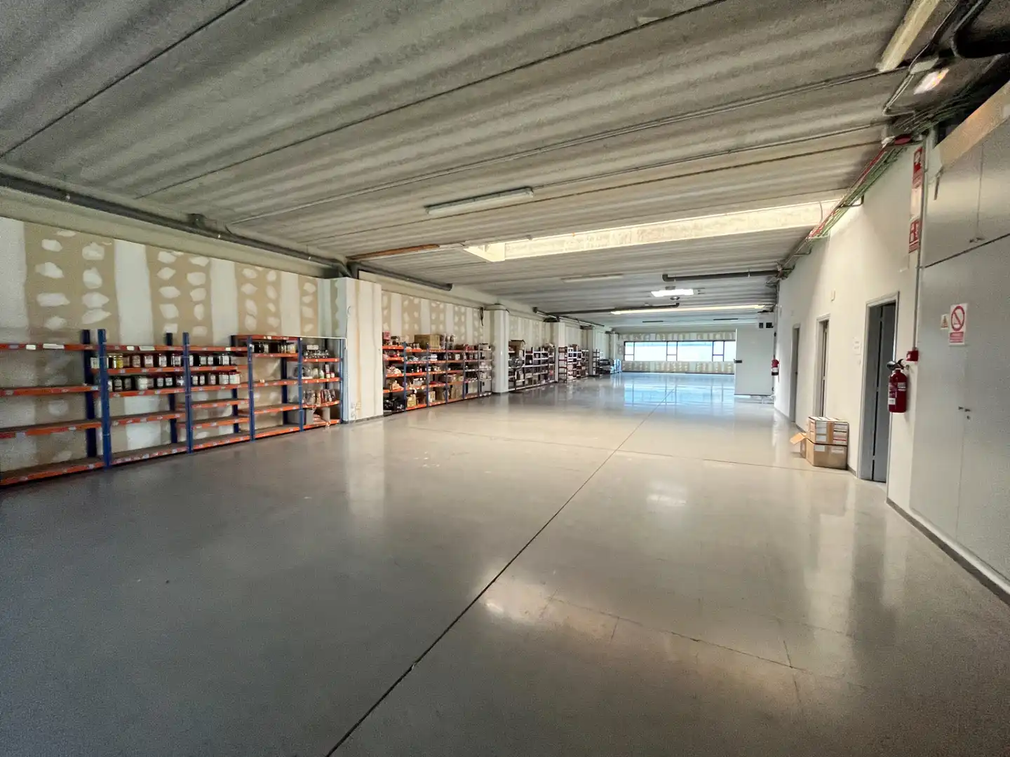 Fabrikhallen zur Miete in El Prat de Llobregat mit Alarm