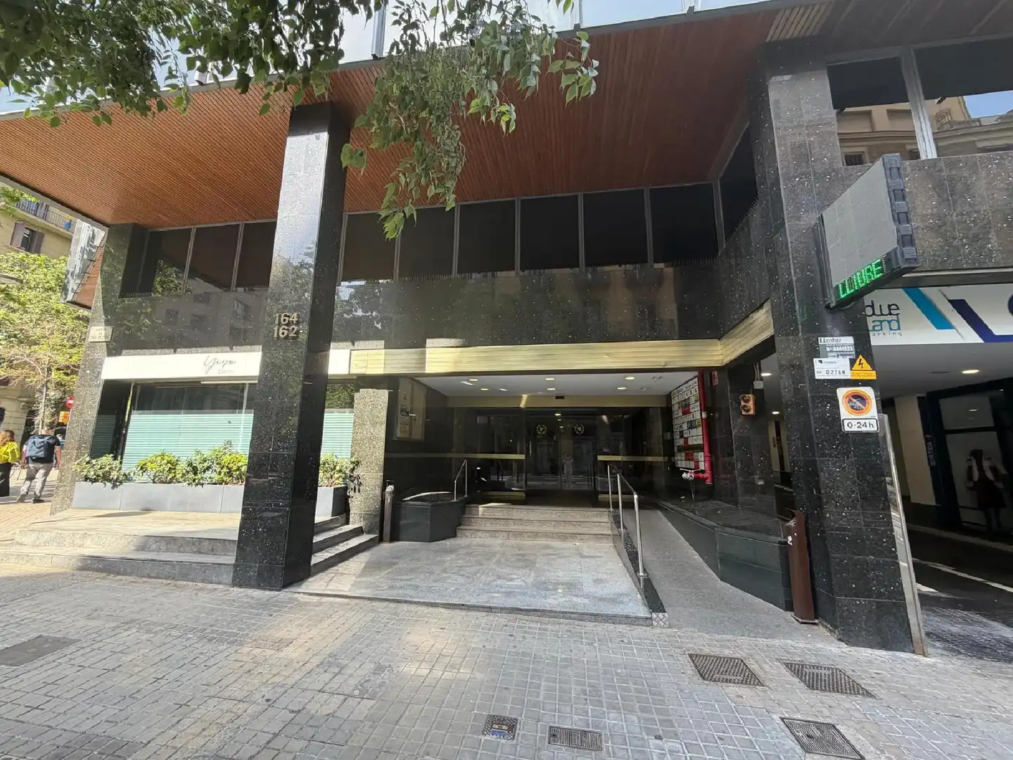 Außenansicht von Büro zum Verkauf in Barcelona
