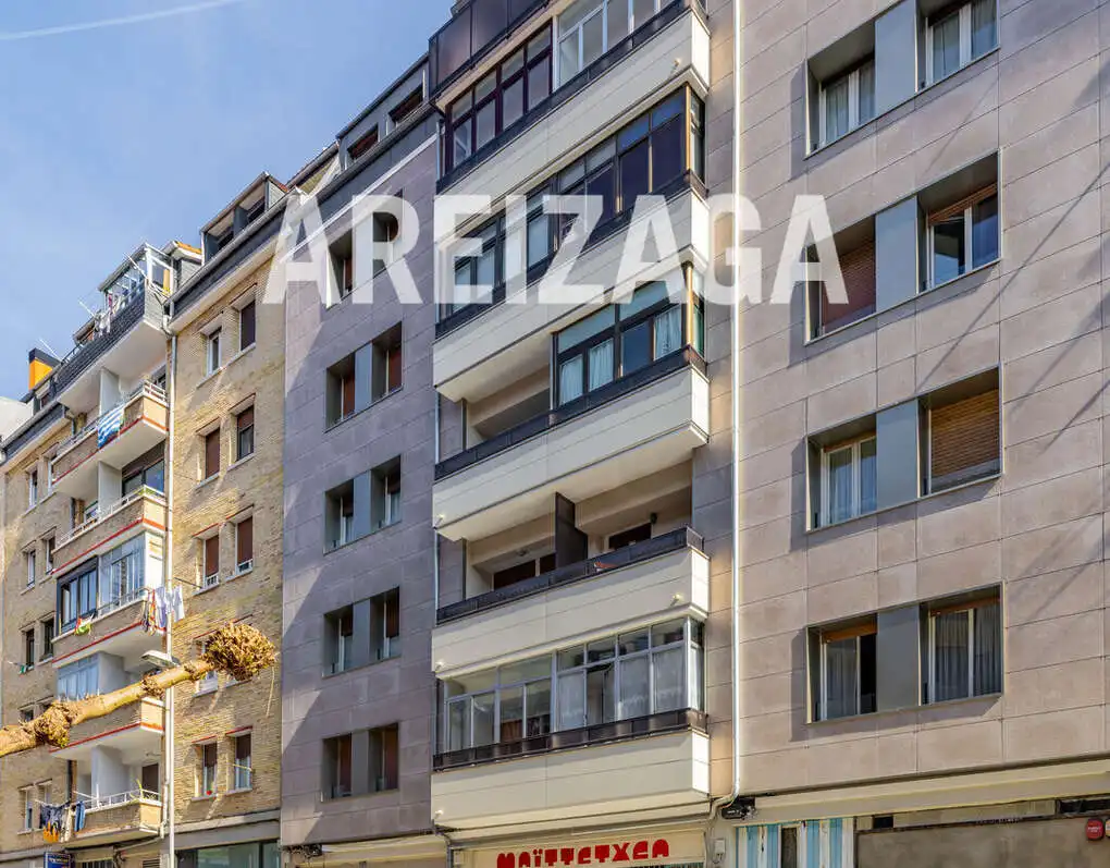 Vista exterior de Piso en venta en Donostia - San Sebastián  con Calefacción, Amueblado y Balcón