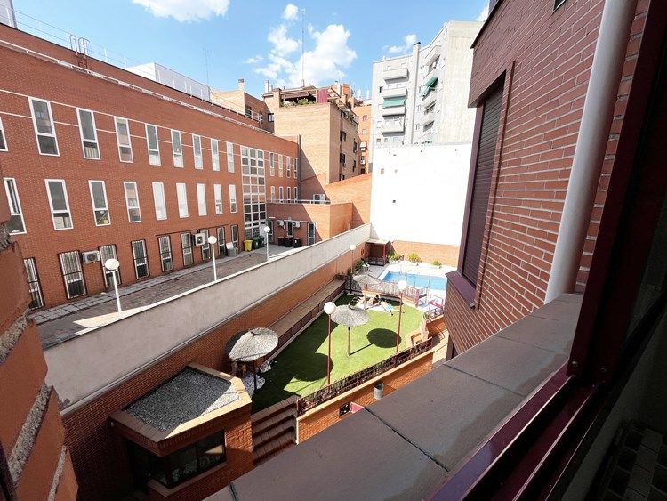 Terrace of Flat to rent in  Madrid Capital  with Heating, Parquet flooring and Oven