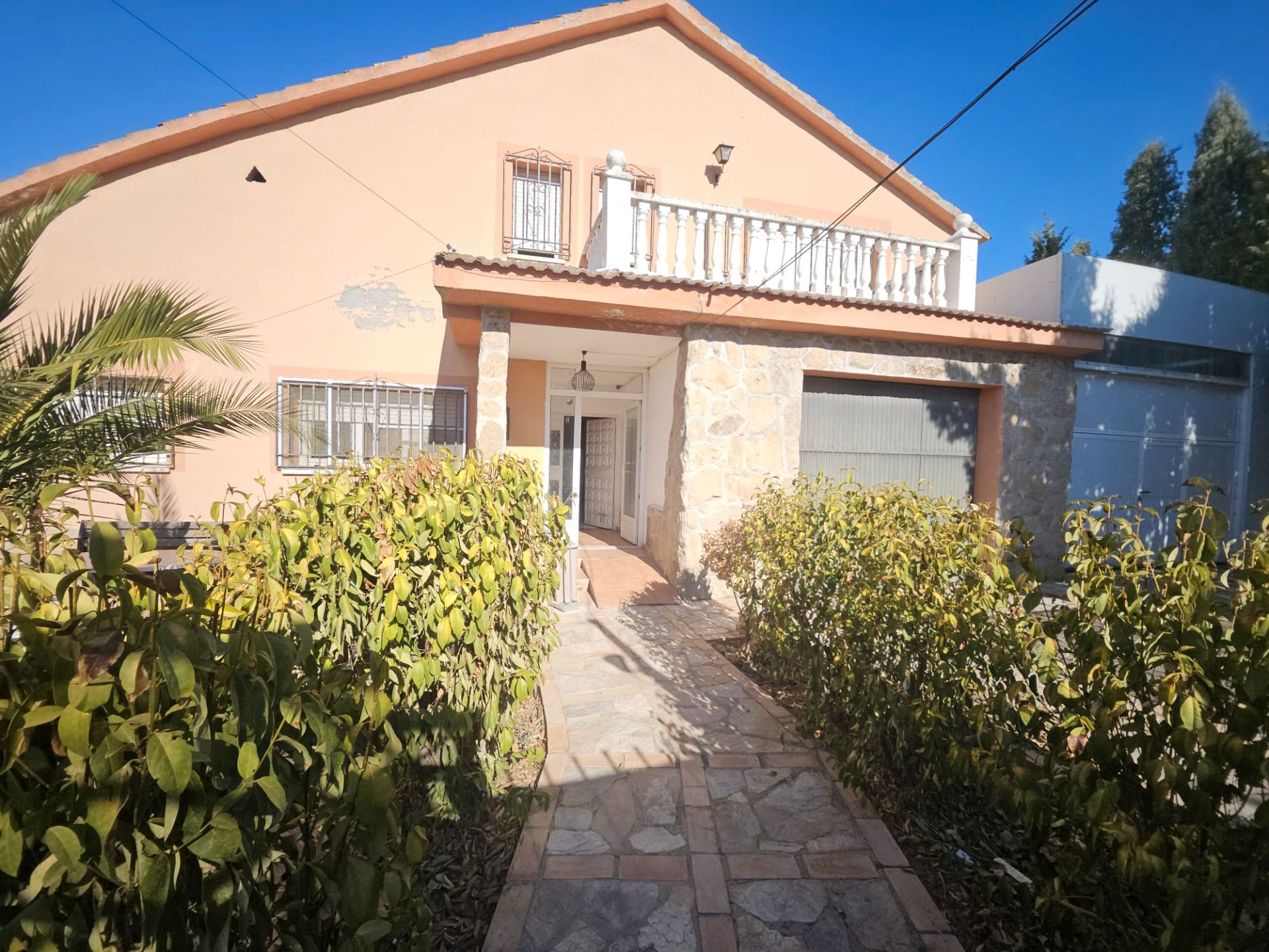 Vista exterior de Casa o xalet en venda en Yeles amb Aire condicionat, Calefacció i Terrassa