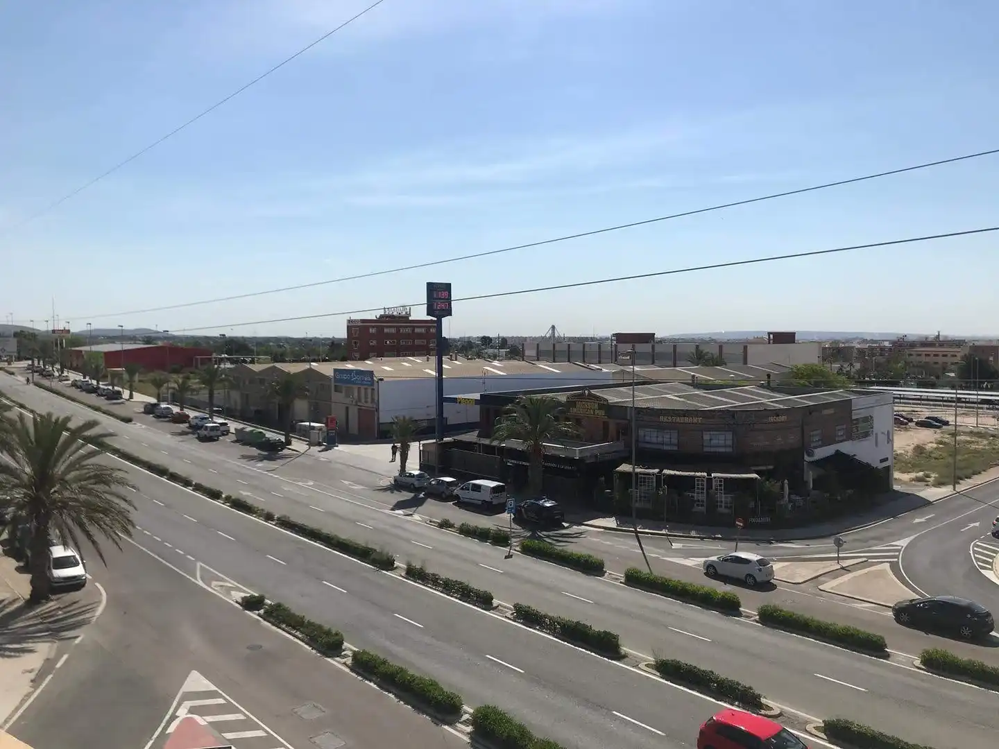 Außenansicht von Gebäude zur Miete in Elche / Elx