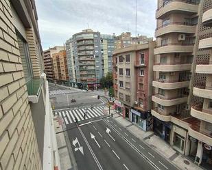 Vista exterior de Pis de lloguer en  Zaragoza Capital amb Terrassa i Balcó