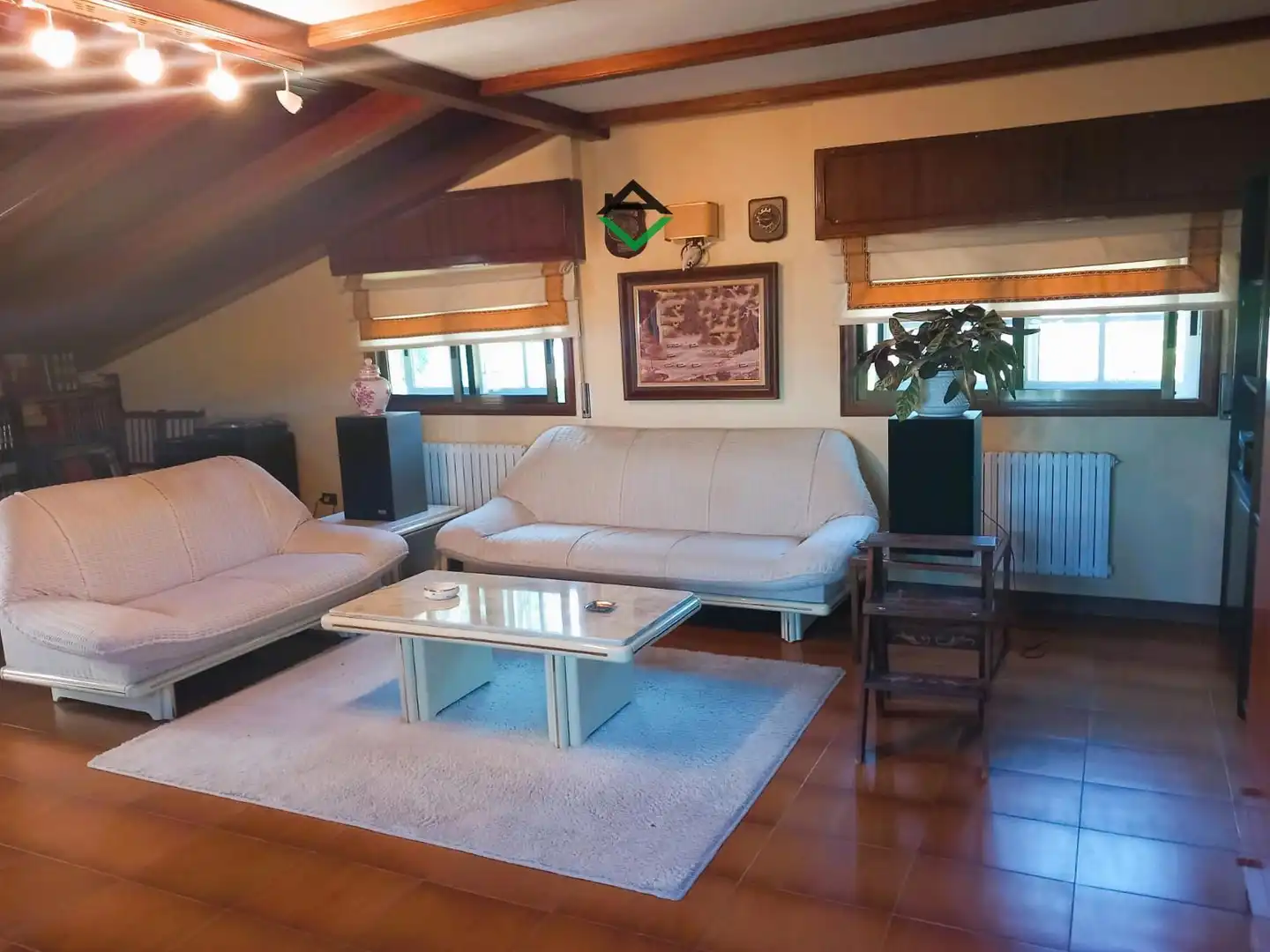 Sala d'estar de Casa o xalet en venda en Cangas  amb Calefacció, Terrassa i Traster