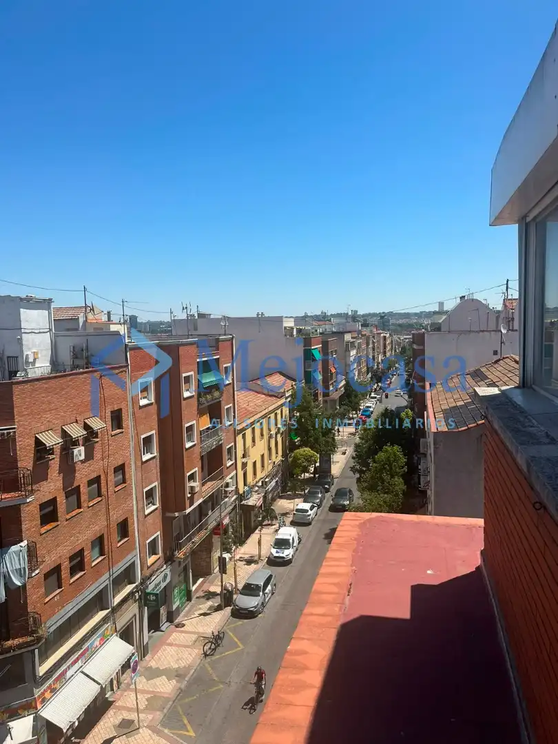 Vista exterior de Pis en venda en Madrid amb Aire condicionat, Calefacció i Terrassa