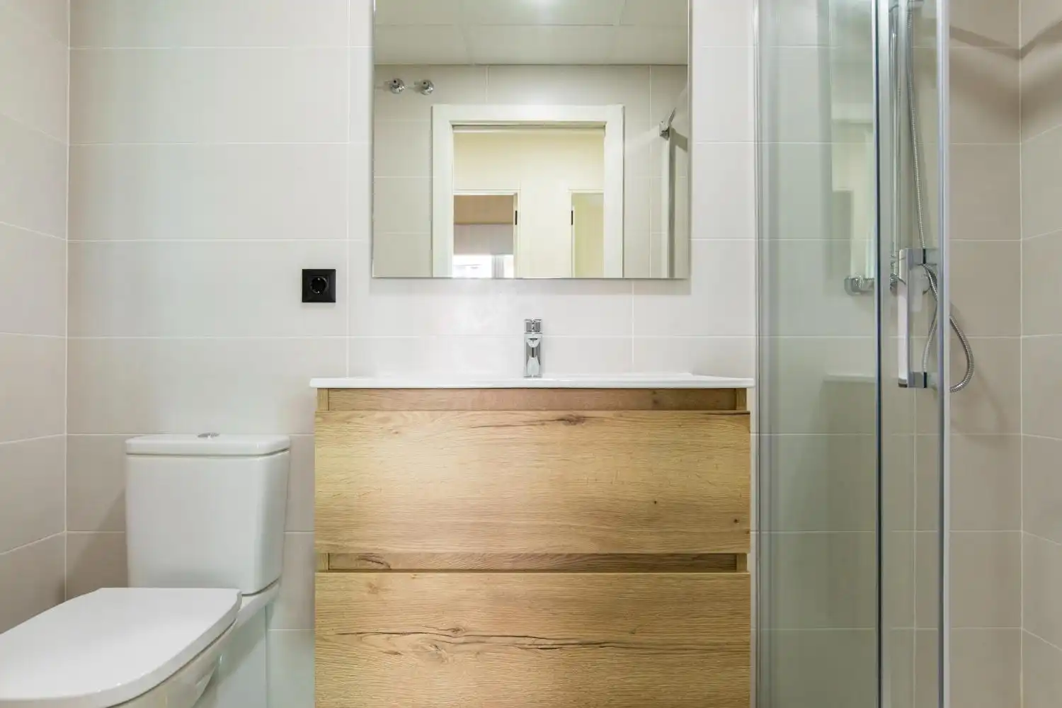 Baño de Piso de alquiler en Zaragoza con Aire acondicionado, Calefacción y Parquet