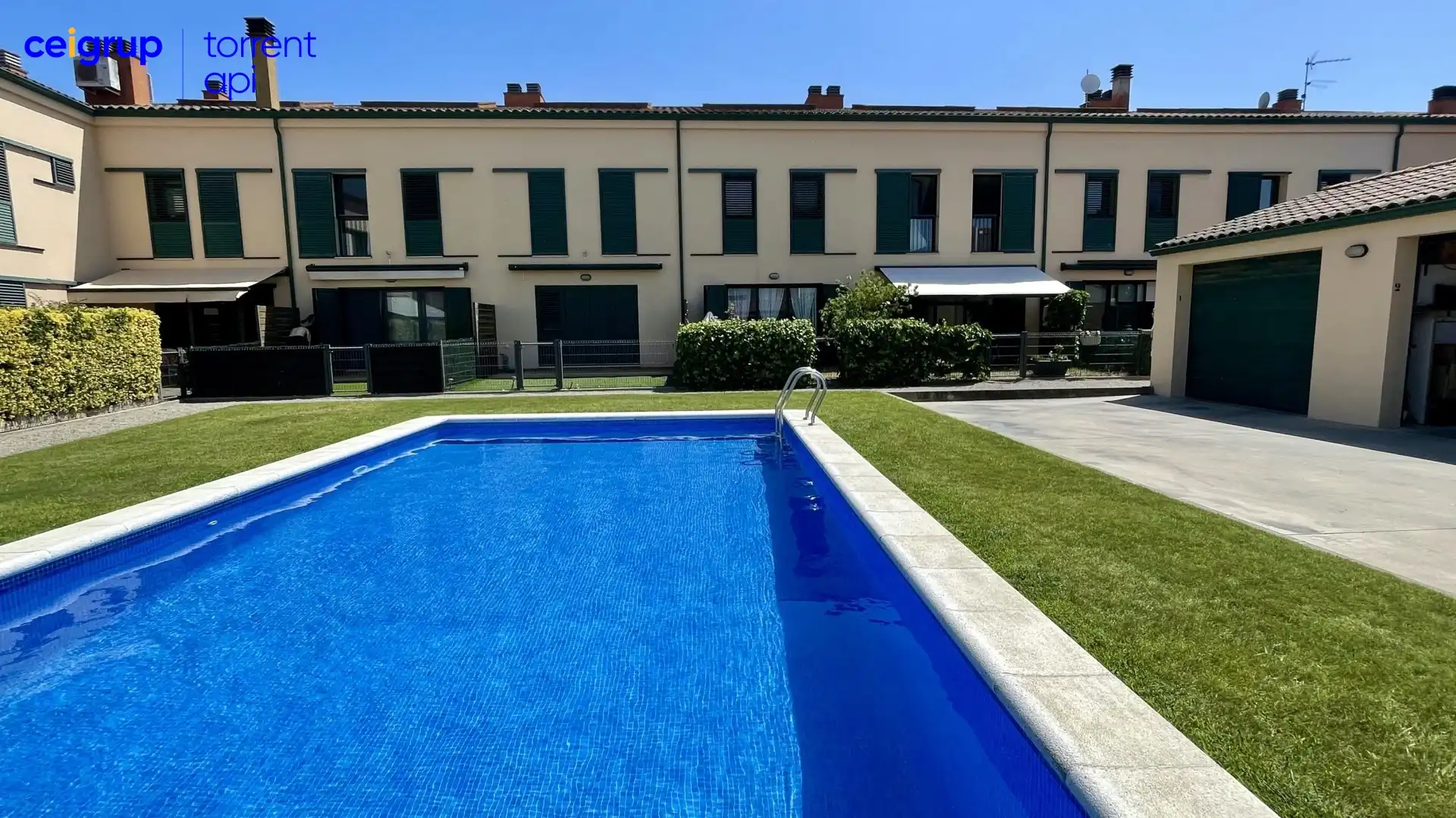 Schwimmbecken von Einfamilien-Reihenhaus zum Verkauf in Pals mit Klimaanlage, Terrasse und Schwimmbad