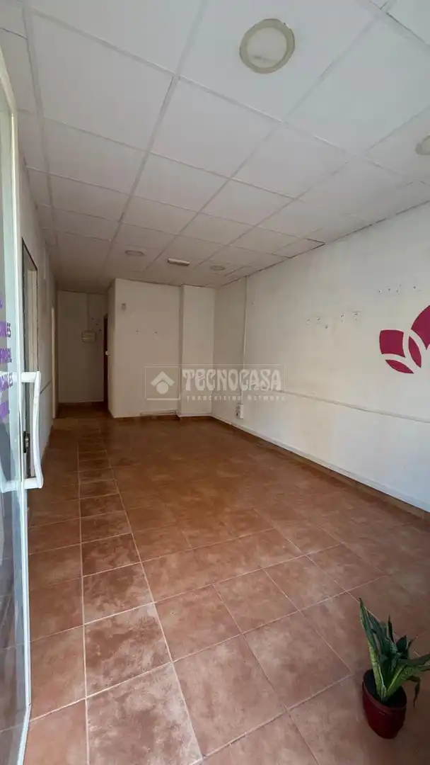 Local comercial de lloguer a Nueva Andalucía, imagen 2
