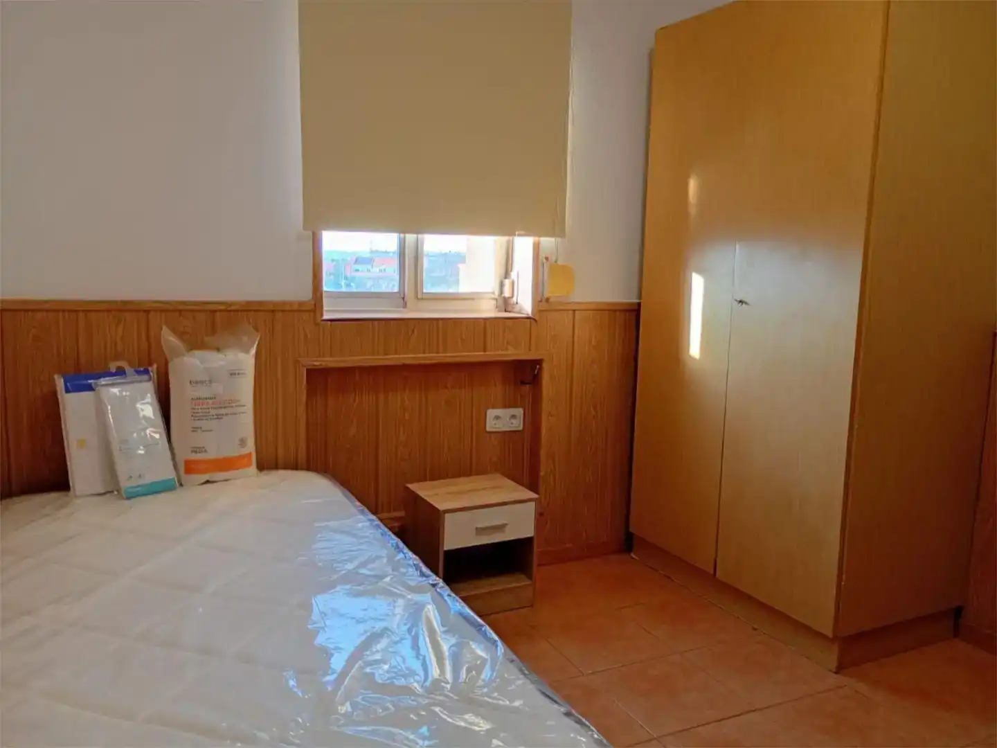 Schlafzimmer von Wohnung zur Miete in Benavente mit Balkon