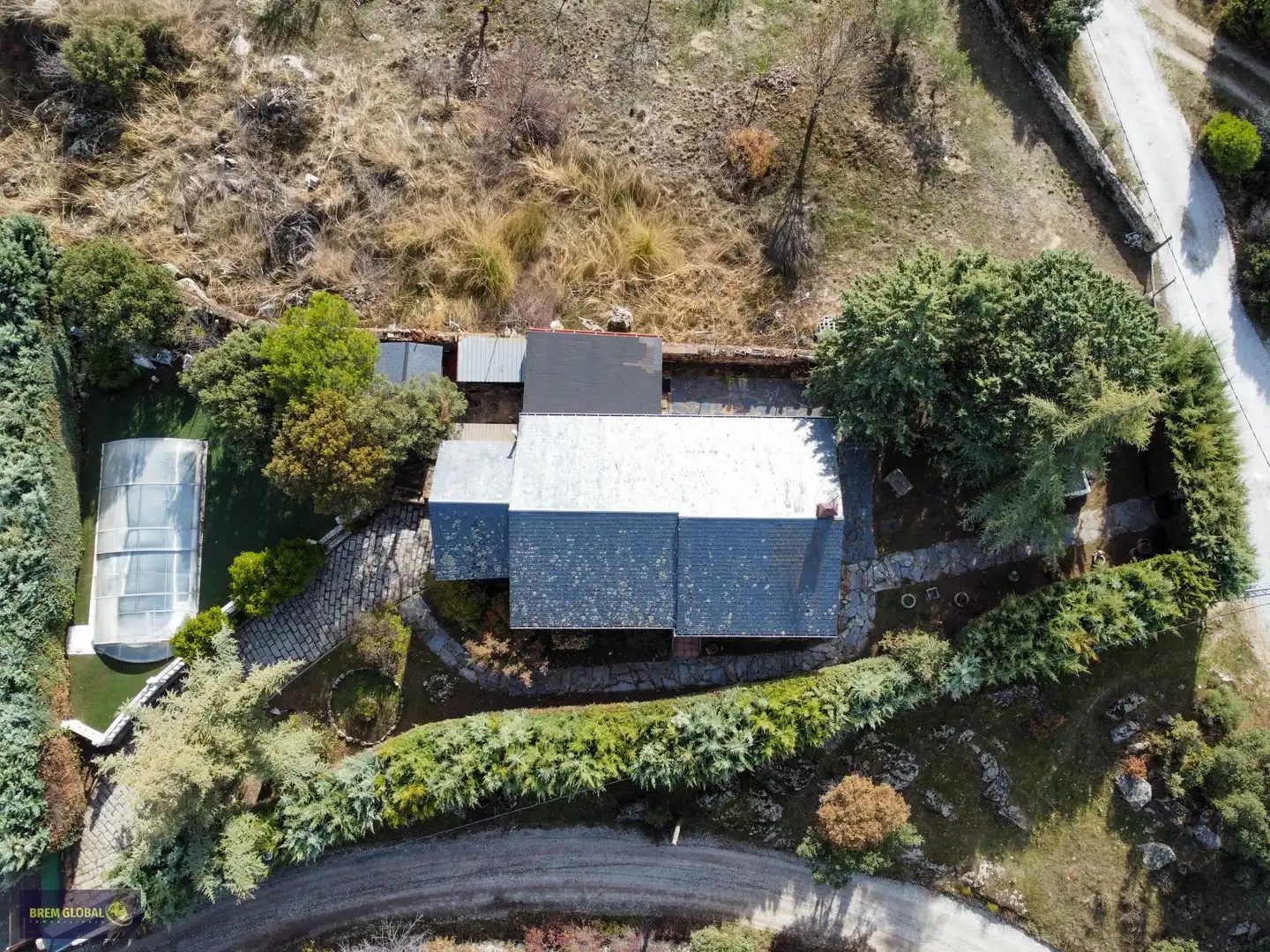 Vista exterior de Casa o xalet en venda en La Cabrera amb Jardí privat, Terrassa i Traster